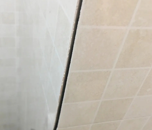 博山瓷砖空鼓维修公司分享阳台瓷砖脱落的修复过程可以分为以下几个步骤